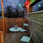 Bed & Breakfast Les Insolites De Jsk Saint-Leonard-des-Bois