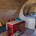 Les Insolites De Jsk Bed & Breakfast Saint-Leonard-des-Bois
