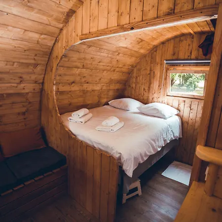 Couette-café Les Insolites De Jsk Saint-Léonard-des-Bois