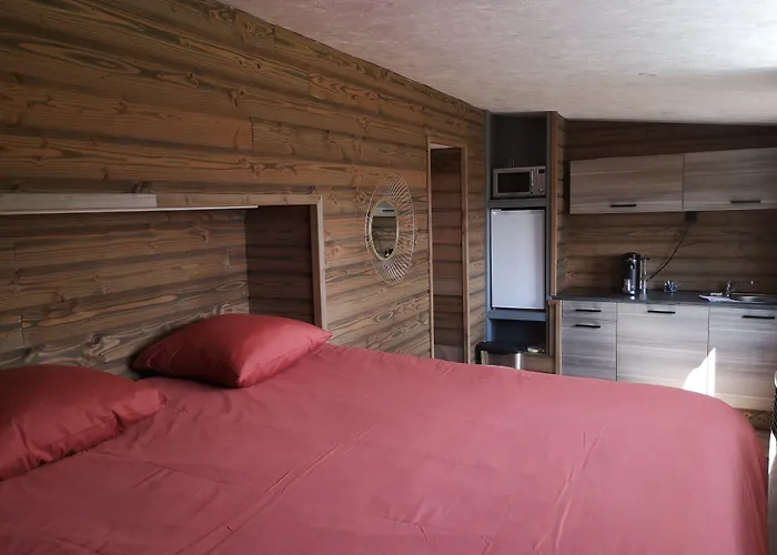 Les Insolites De Jsk Bed and breakfast Saint-Léonard-des-Bois