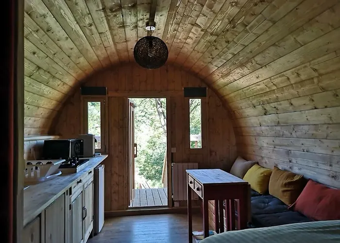 Bed and breakfast Les Insolites De Jsk Saint-Léonard-des-Bois