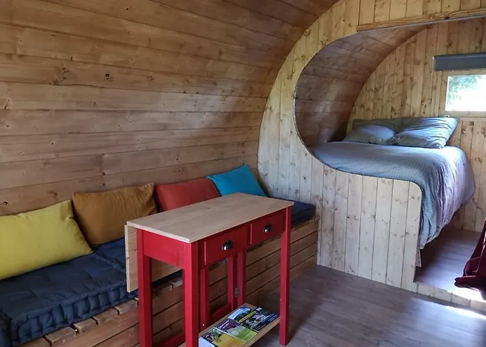 Les Insolites De Jsk Bed and breakfast Saint-Léonard-des-Bois